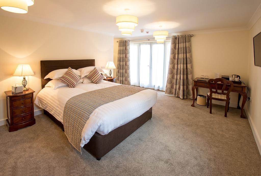 The Bishops Table Hotel Farnham  Exteriér fotografie